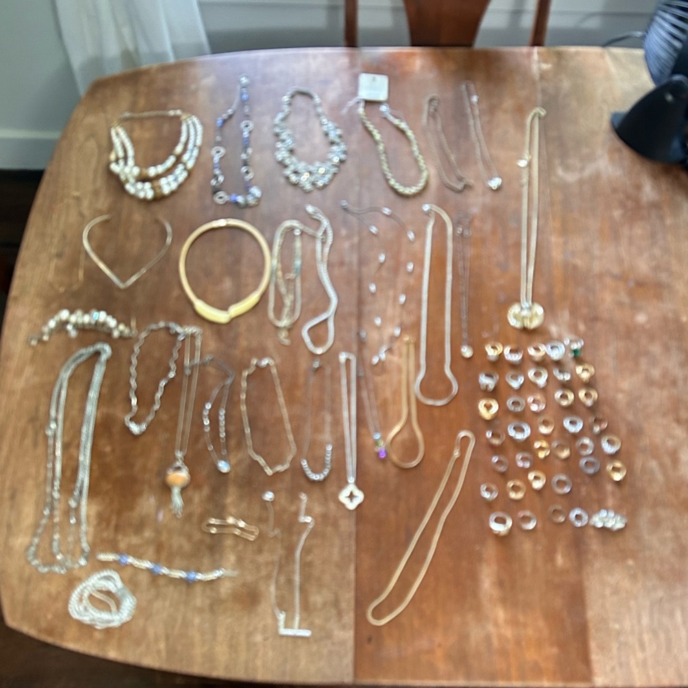 Lot of 26 necklaces, 4 bracelets and 37 rings. All costume/estate/vintage.